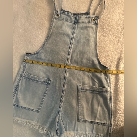 Aerie Double Strap Shortall Light WashDenim Romper NWT Medium - Picture 10 of 11